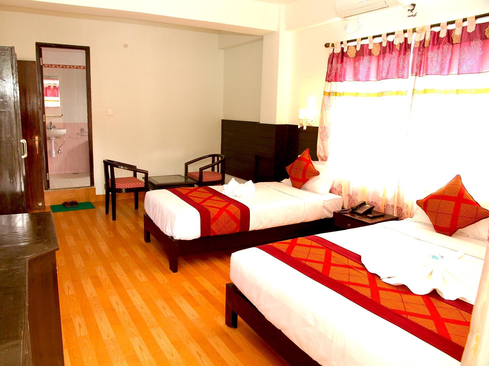 Hotel Center Lake Pokhara Bagian luar foto